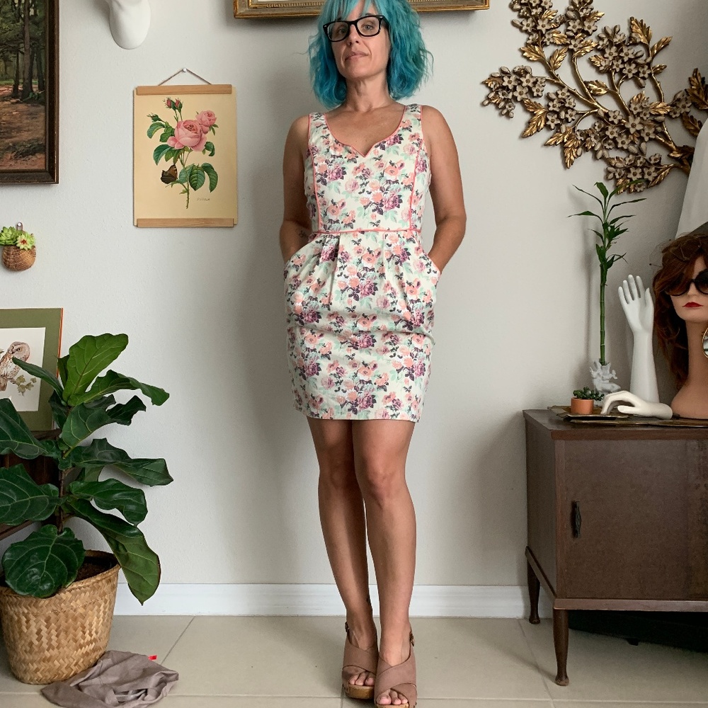 Luxe Apothetique Pastel/Cream Floral H-Line Dress